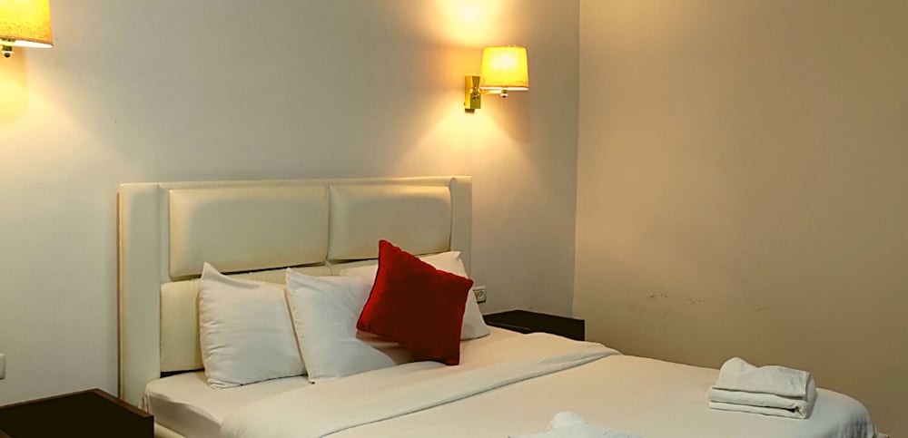 Deluxe Suite photo 1