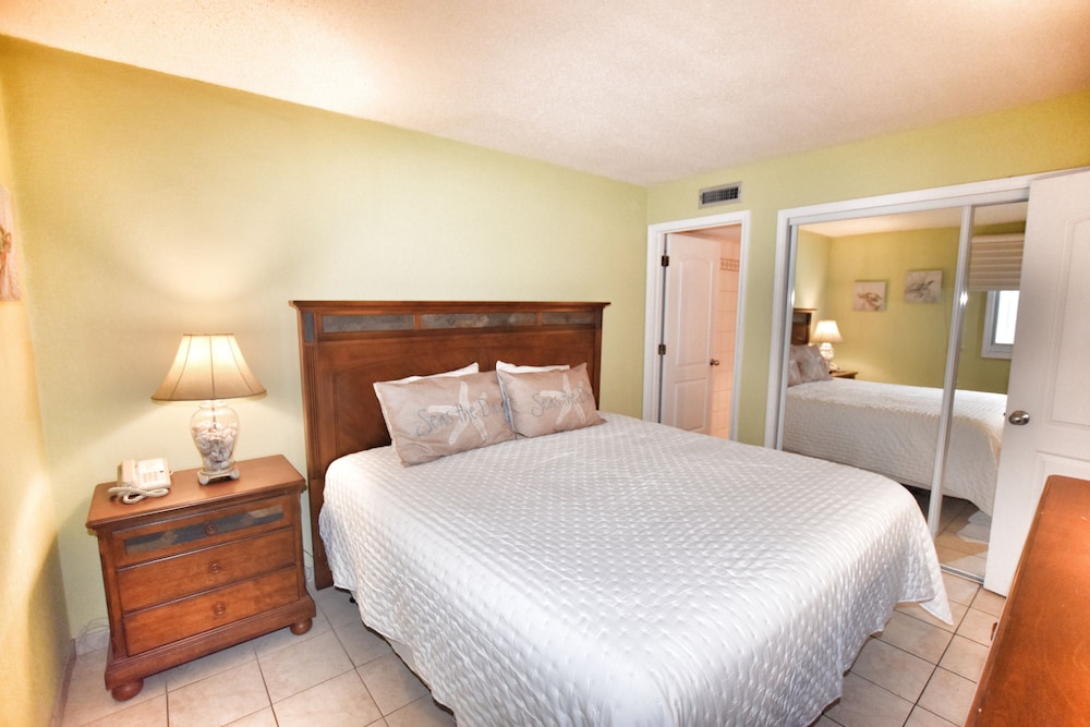 Condo, 2 Bedrooms