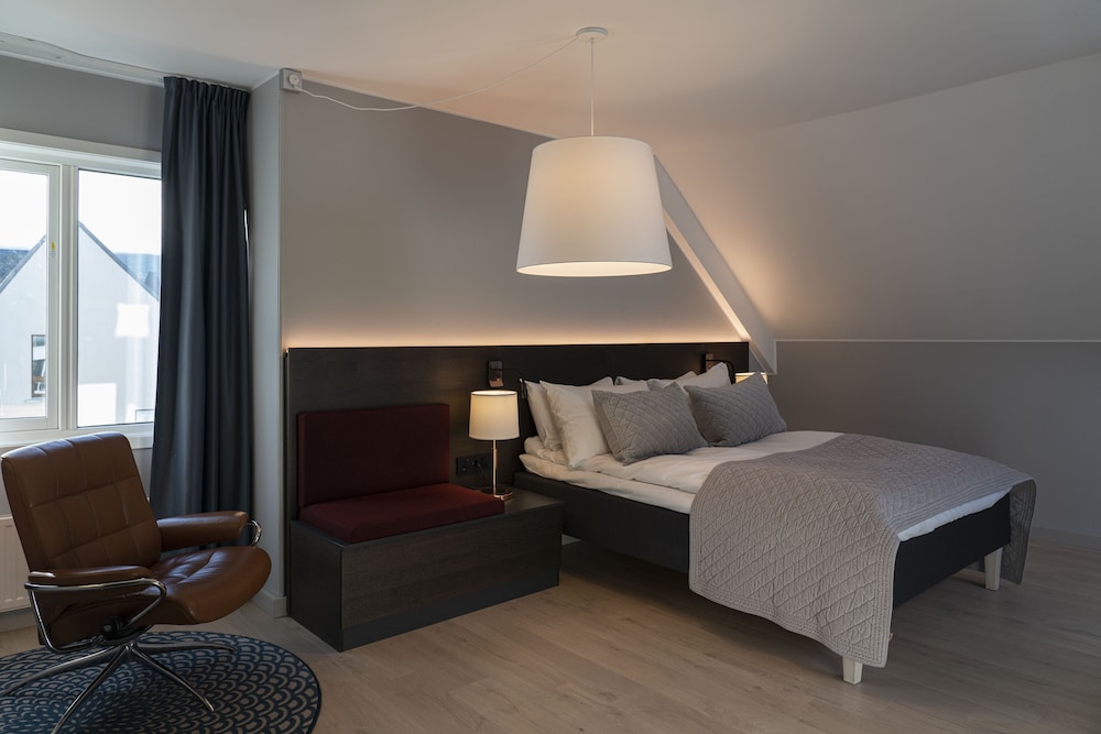 Standard Double or Twin Room Twin Beds - Photo 1