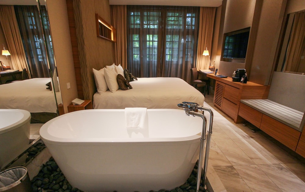 Deluxe Garden Room