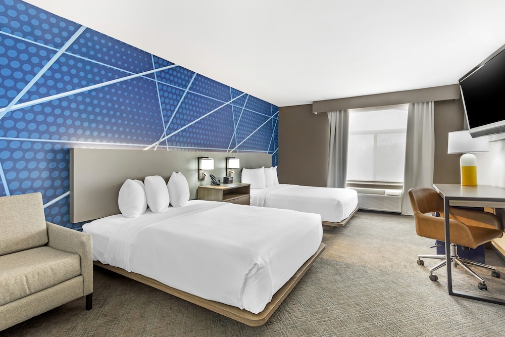 Room, 2 Queen Beds, Accessible, Non Smoking - Photo 1