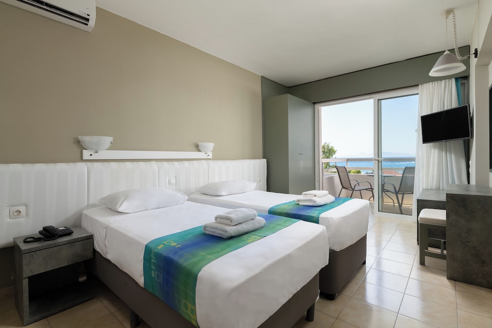 Superior Double or Twin Room, 1 Bedroom, Sea View photo 1
