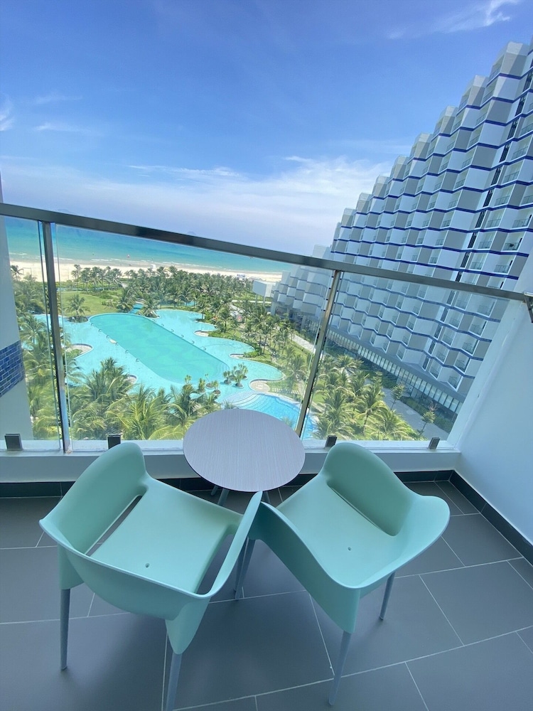 Deluxe Room, Partial Ocean View photo 2