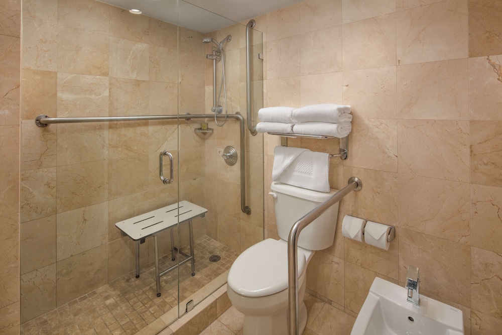 Room, 2 Double Beds, Accessible, Bay View (Hearing)