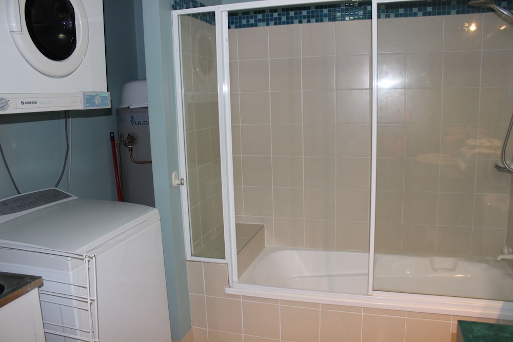 Apartment, 3 Bedrooms, Ocean View photo 2