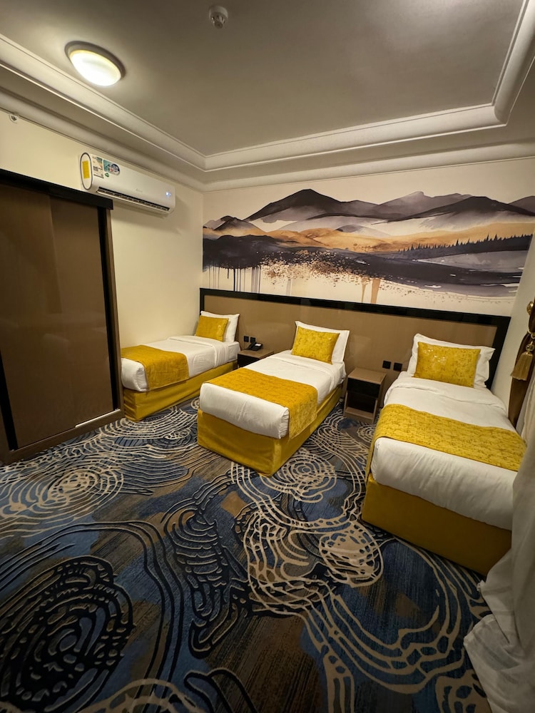 Triple Room, 3 Twin Beds photo 3