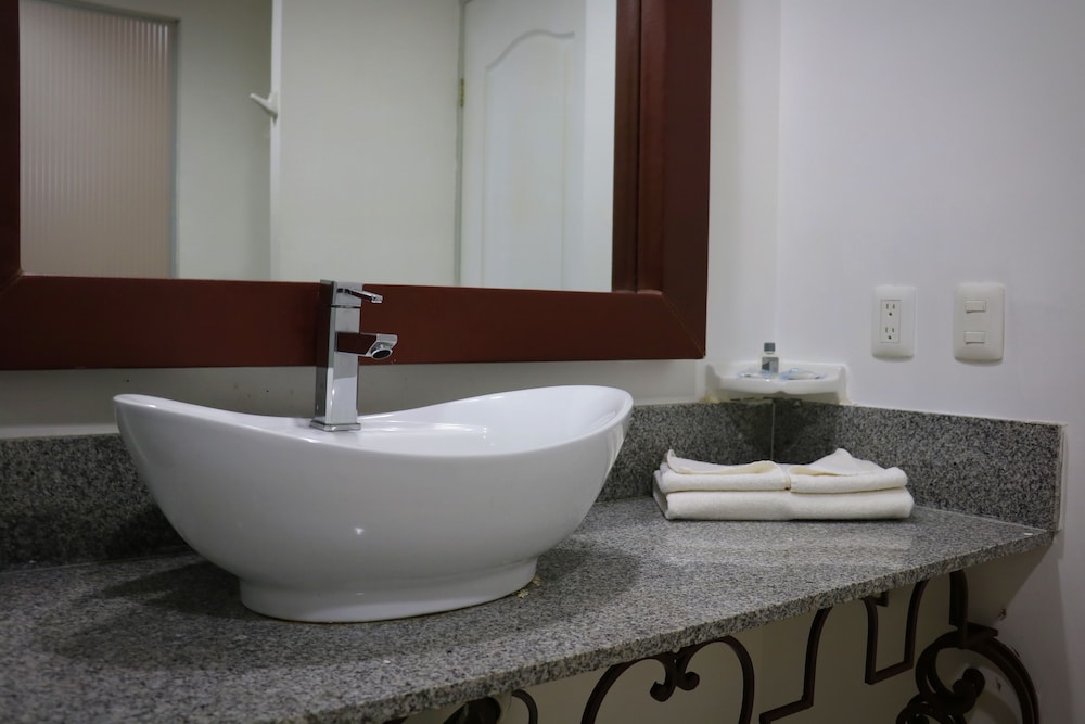 Standard Double Room - Photo 4