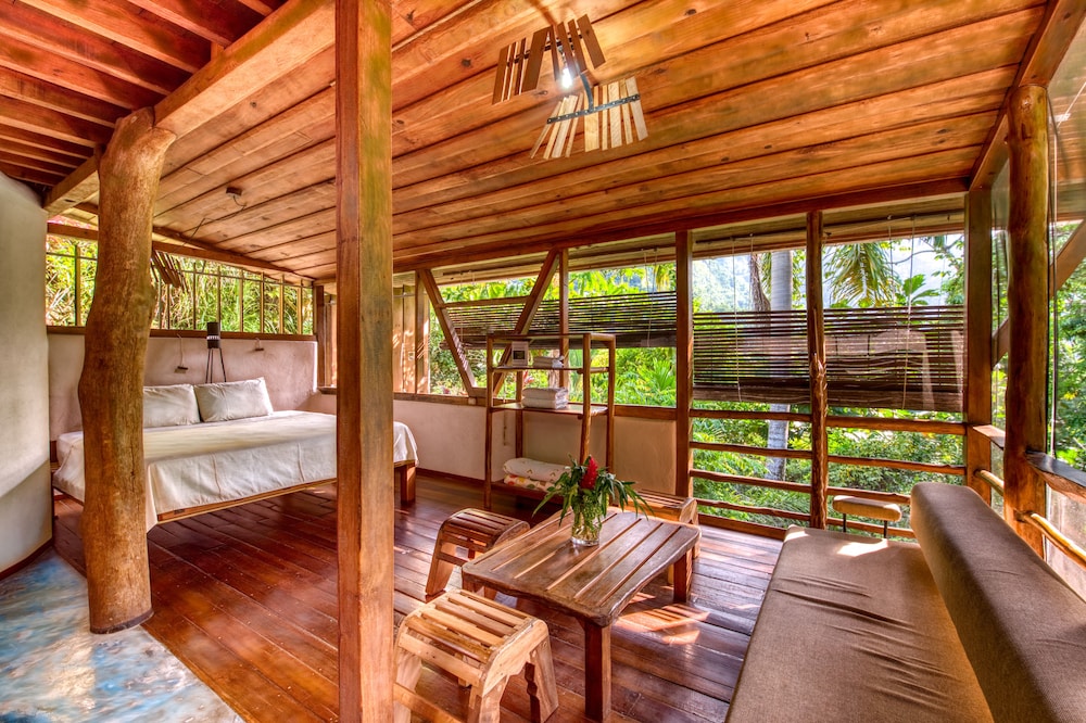 Bamboo Cabin photo 2