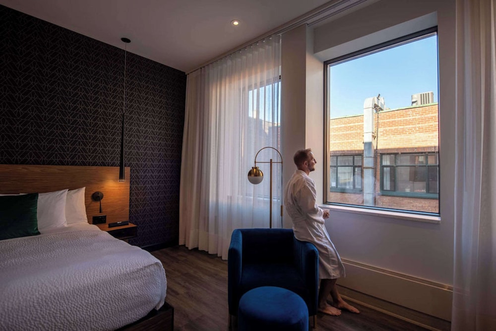 Suite, 1 Queen Bed with Sofa bed, Non Smoking (Upgrade) - Photo 6