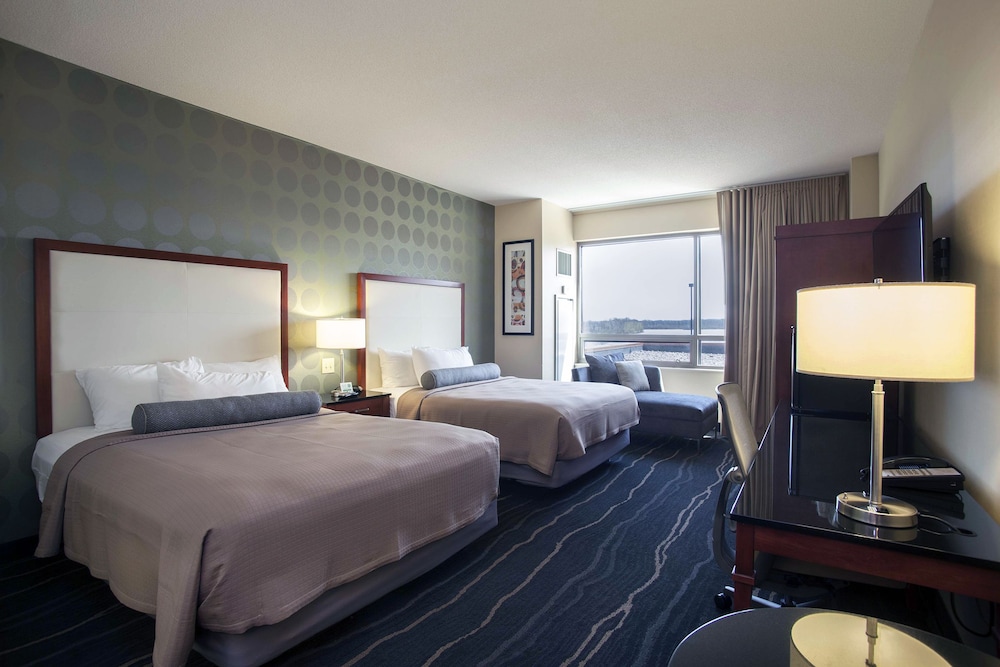 Deluxe Room, 2 Queen Beds, Accessible