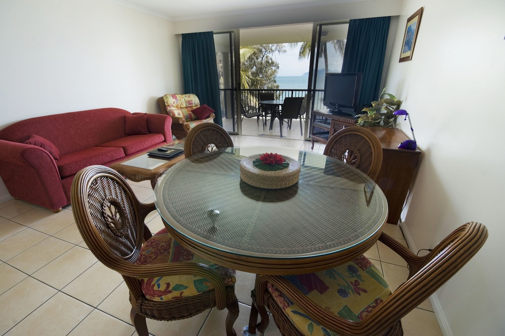 Premium Apartment, 2 Bedrooms, Beach View photo 3