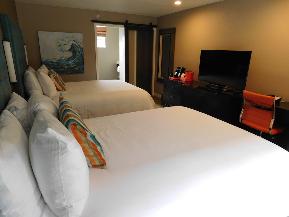 Room, 2 Queen Beds (Cannery Row)