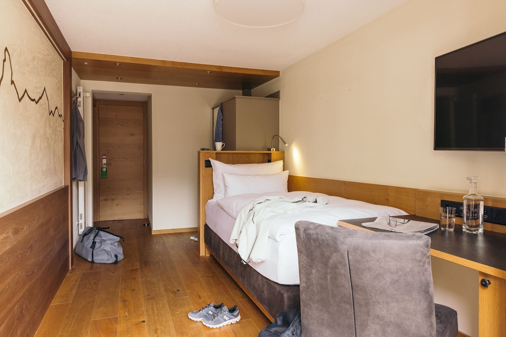 Single Room, Balcony, Mountain View