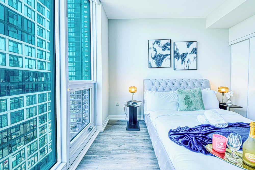 Gallery Suite, 2 Bedrooms, Balcony, City View, photo 6