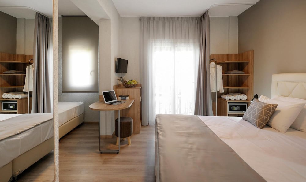 Superior Double or Twin Room, Balcony photo 3