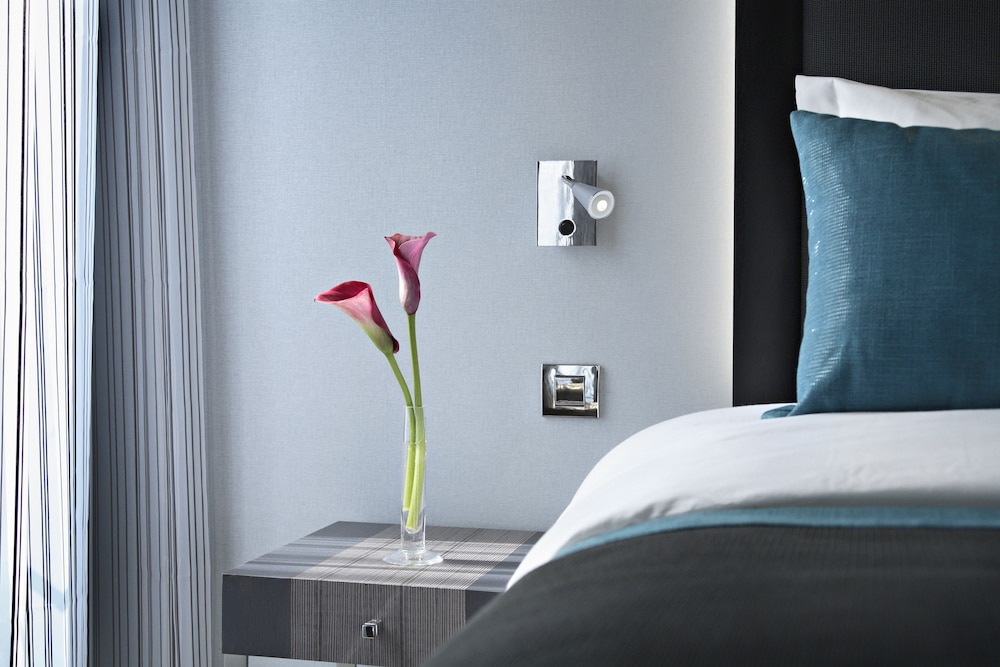 Classic Double Room thumbnail 5