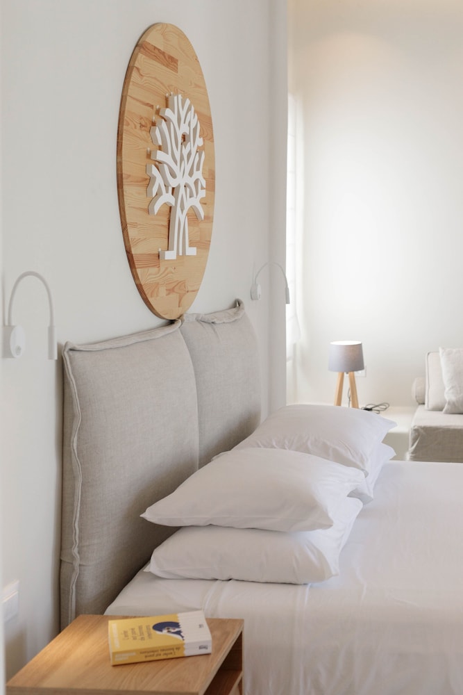 Honeymoon Studio Suite, Private Pool, Garden View photo 2