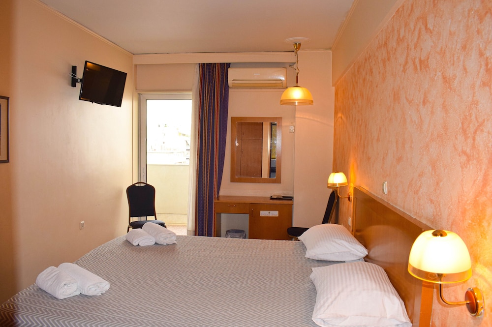 Economy Twin Room photo 3