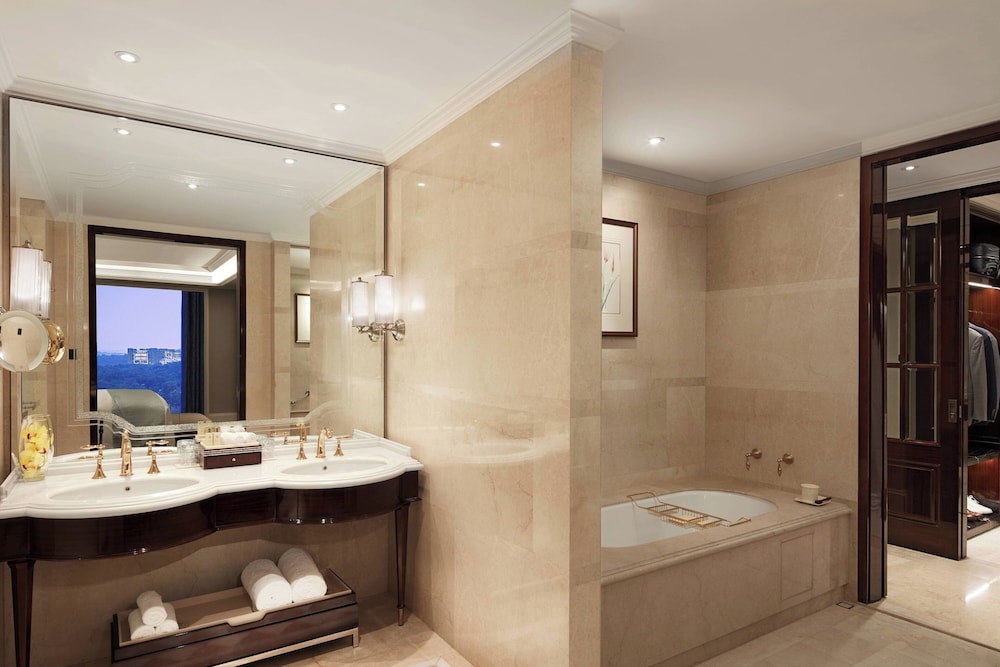 Executive Suite, 1 Bedroom - Photo 5