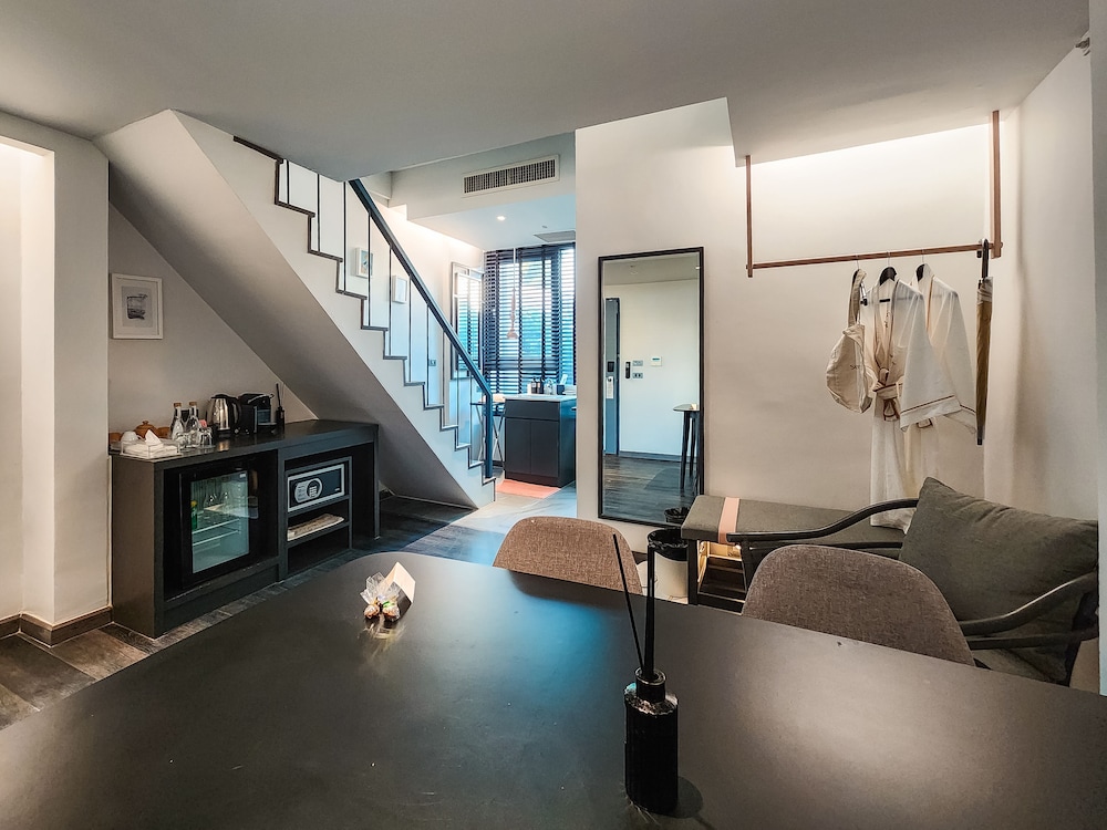 Loft Room - Photo 4