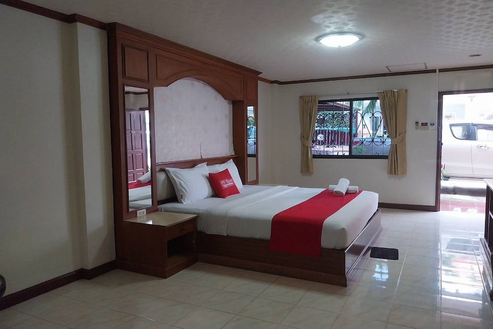 Deluxe Double Room - Photo 18