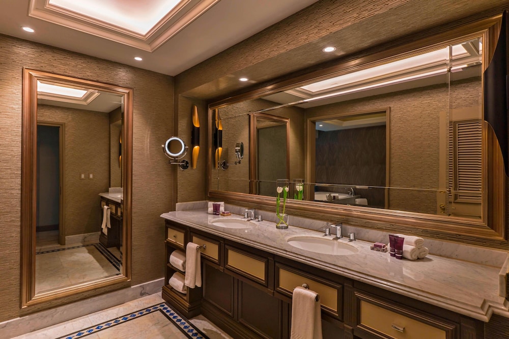 Presidential Suite, 1 King Bed photo 2