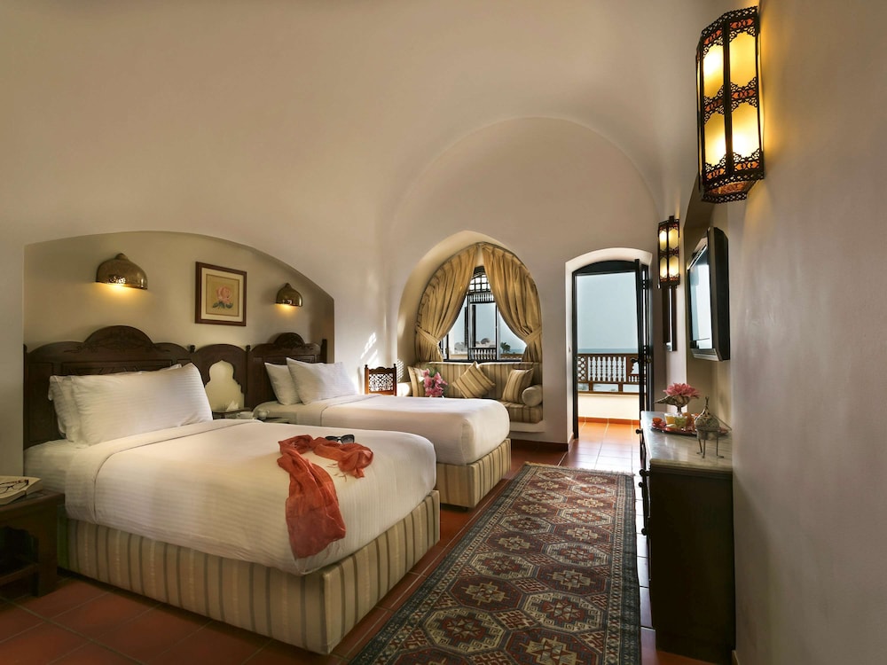 Superior Twin Room, 2 Twin Beds, Sea View