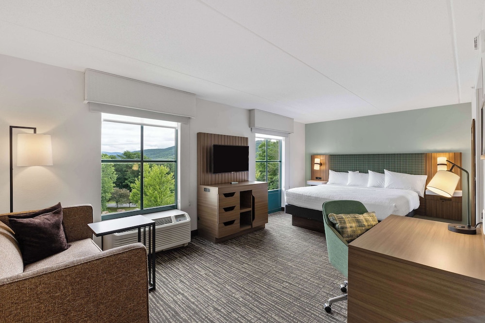 Suite, One King Bed, Non-Smoking - Photo 6