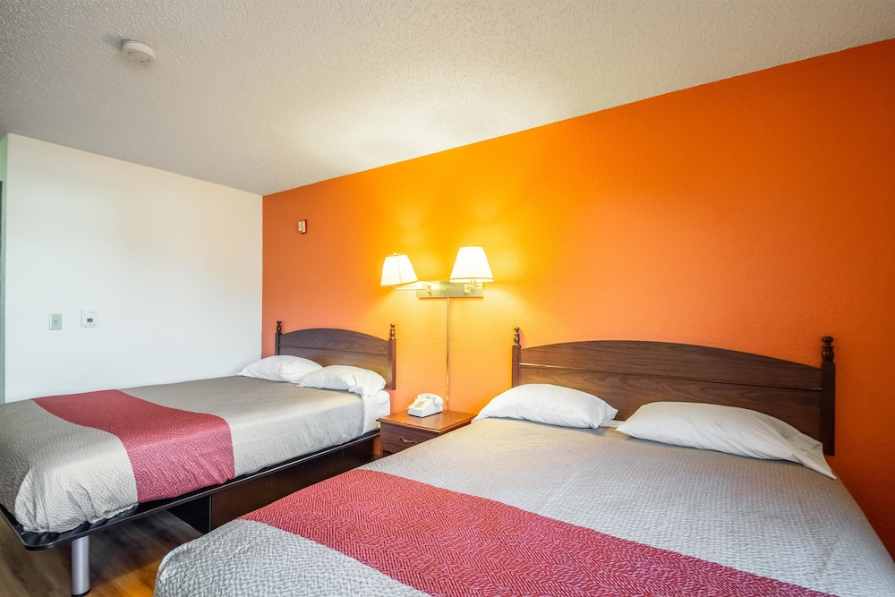 Standard Room, 2 Double Beds, Non Smoking - Photo 1