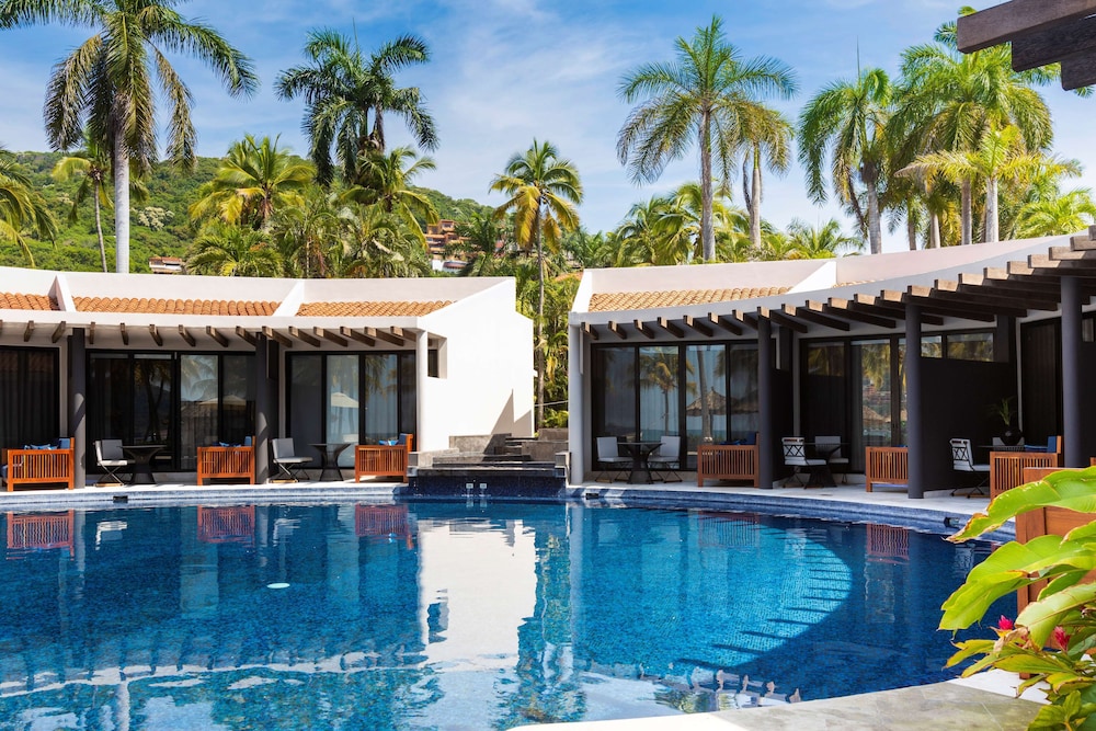Suite (Swim-Up) - Photo 3