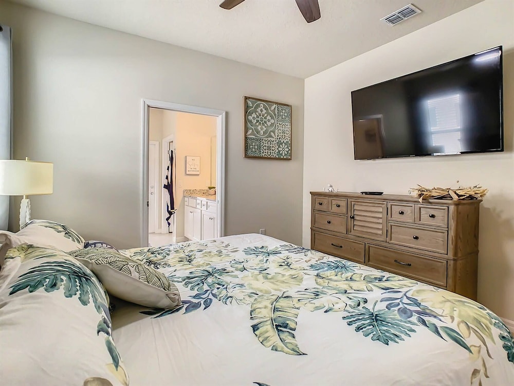 House, Multiple Bedrooms, Private Pool, City View