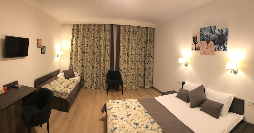 Family Suite photo 2