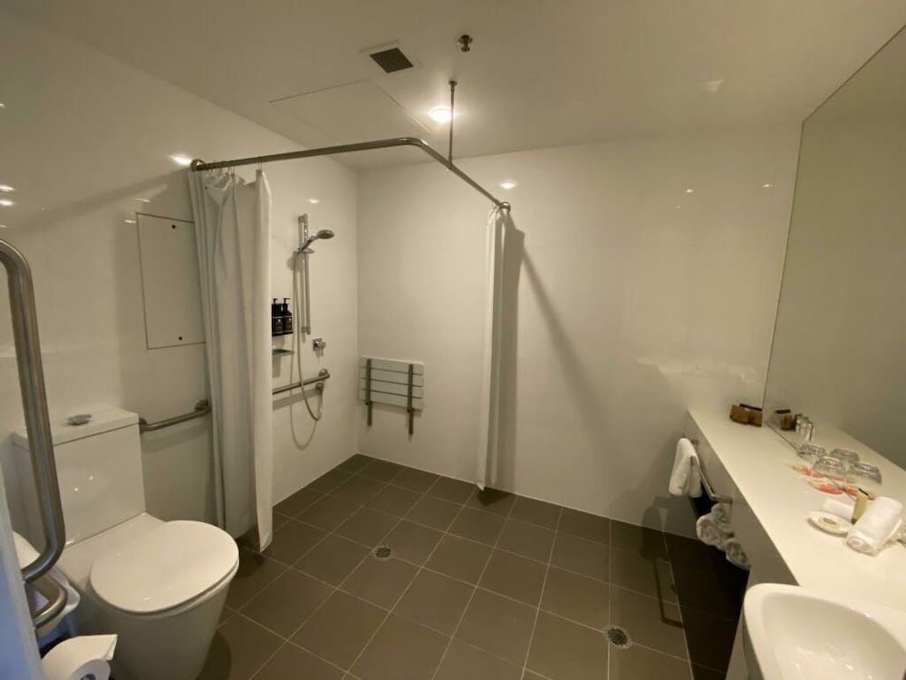 Easy Access Room - Photo 2