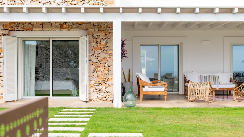 Villa photo 3