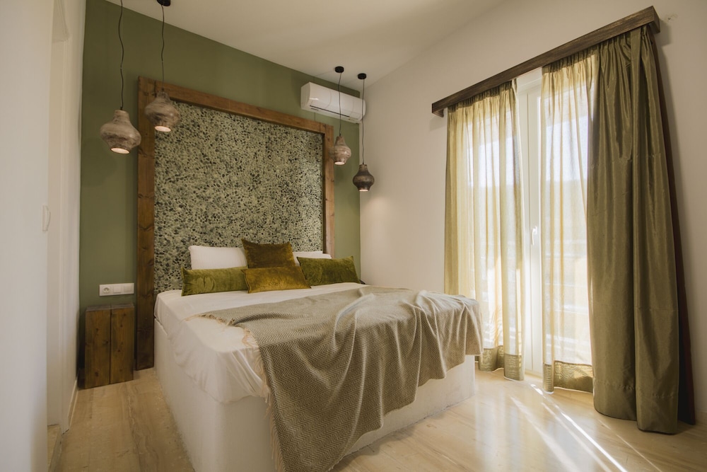 Comfort Double or Twin Room, Pool View