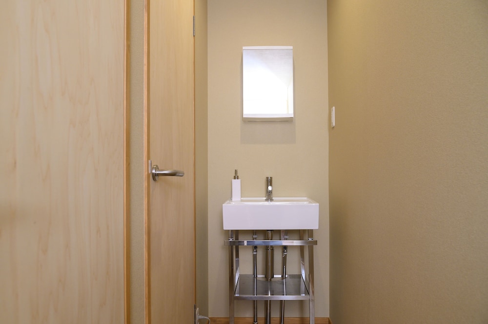 Room option 1 thumbnail 5
