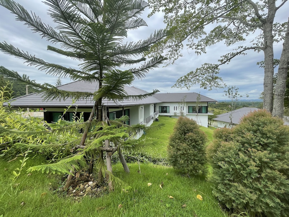 Panoramic Villa, Multiple Bedrooms, Mountain View, Mountainside photo 2
