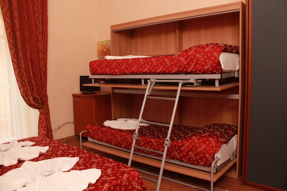 Quadruple Room photo 1