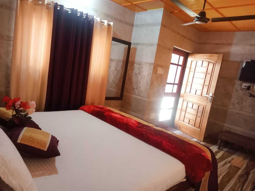 Deluxe Room - Photo 16