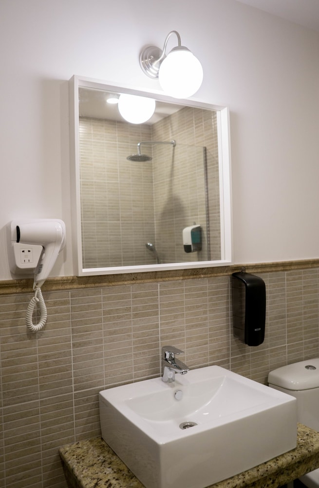 Double or Twin Room, 2 Twin Beds, Park View photo 3