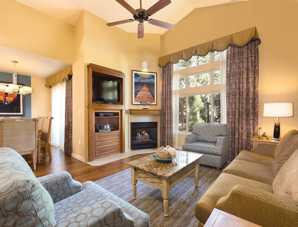Deluxe Condo, 3 Bedrooms, Kitchen photo 2