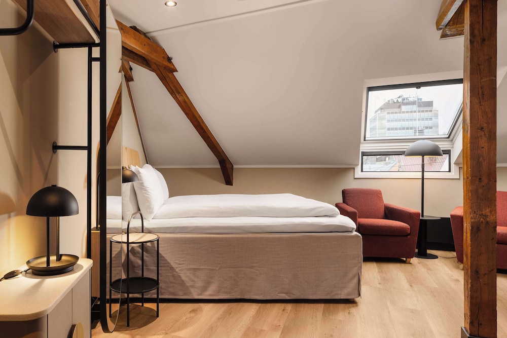 Superior Room, 1 Queen Bed - Photo 1