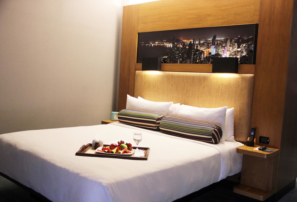 aloft, Room, 1 King Bed, City View photo 3