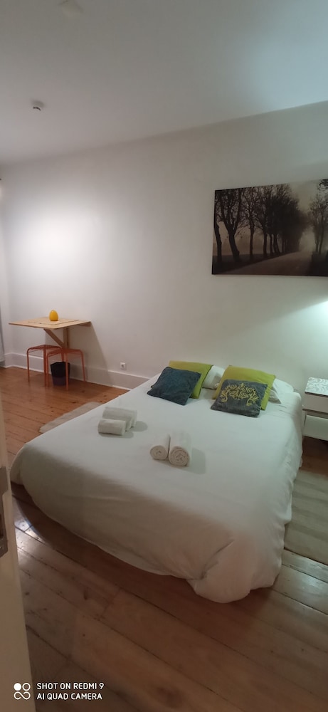 Standard Double Room, Shared Bathroom (outside bathroom) photo 2