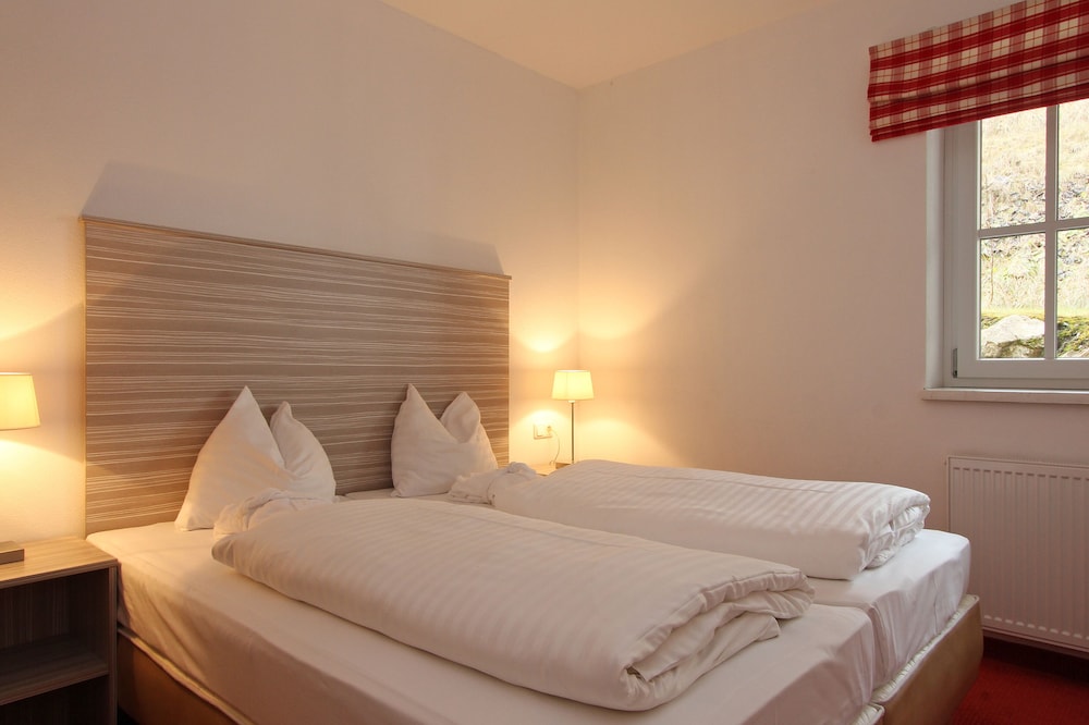 Comfort Apartment, 2 Bedrooms, Balcony (Incl. 163 Eur Cleaning Fee) photo 3