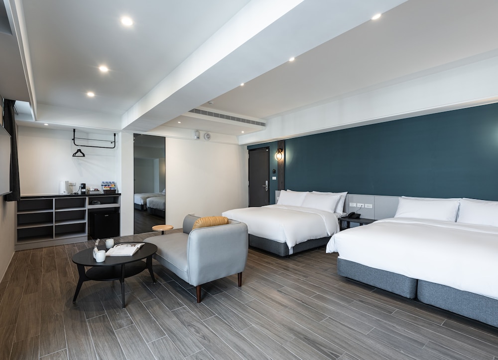 Luxury Quadruple Room - Photo 4