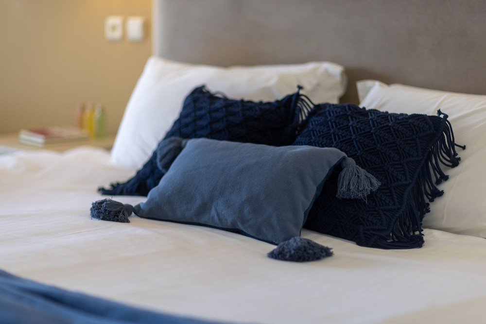 Junior Suite, Beachfront (Sharing Pool -AD) - Photo 6