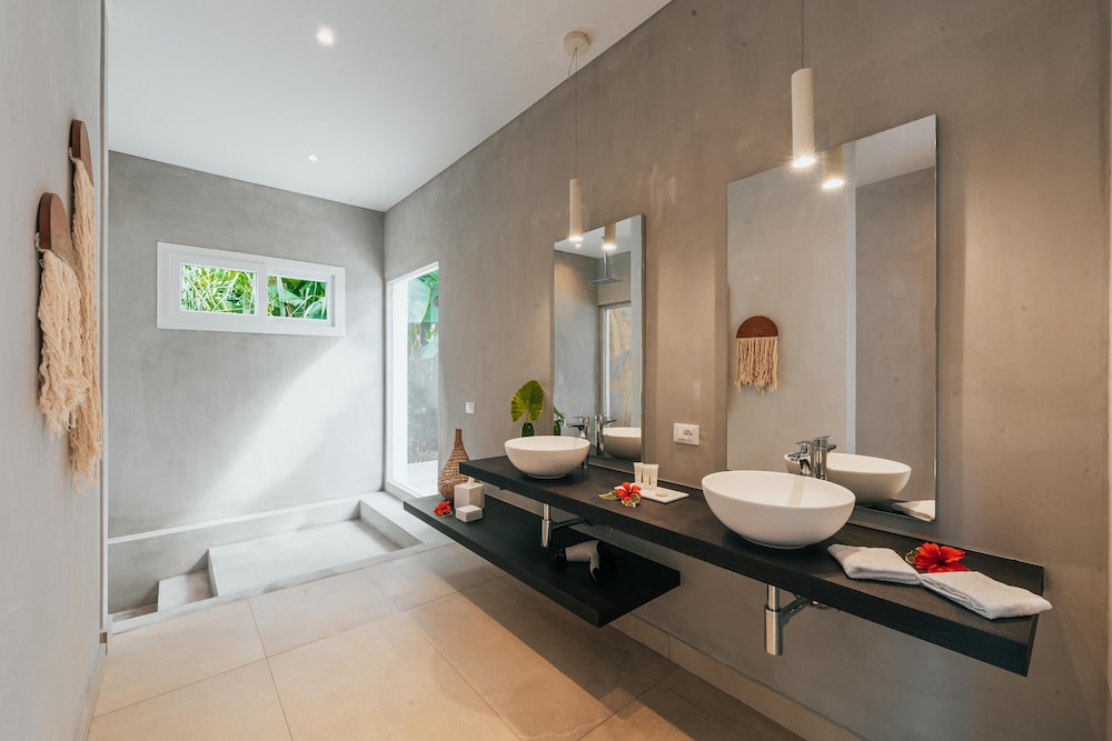 Honeymoon Beach Front Villa