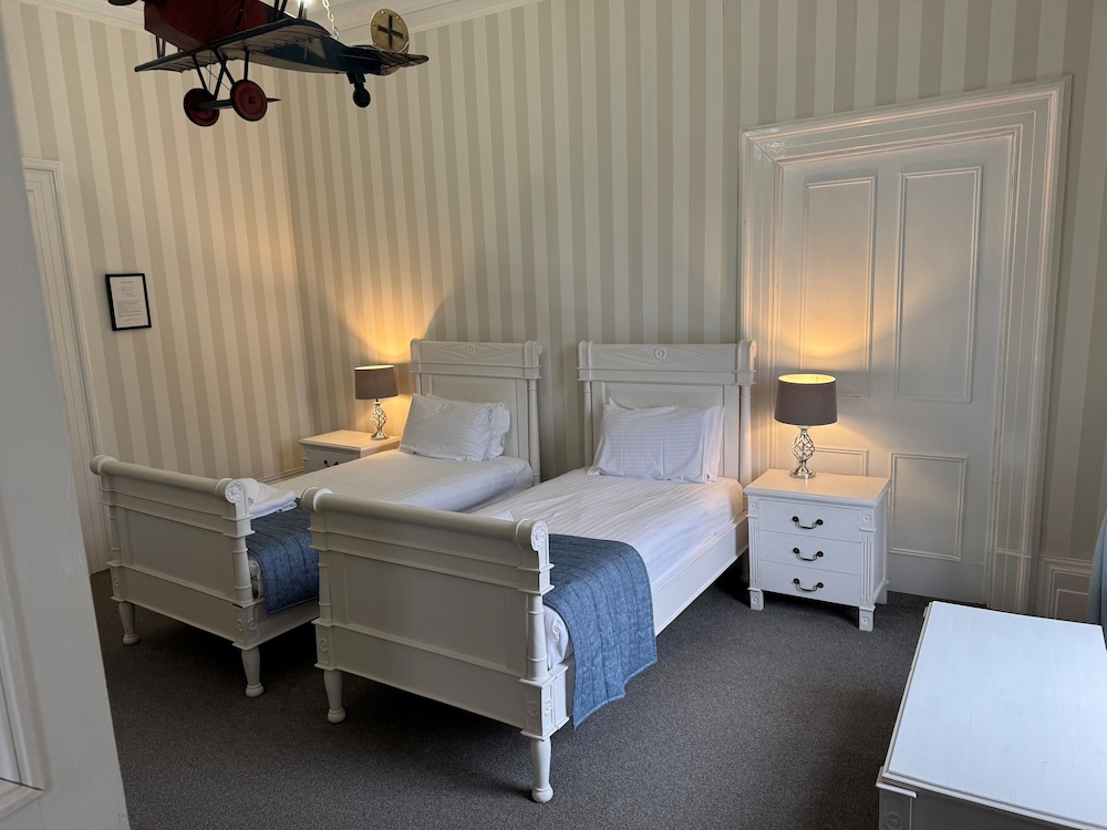 Classic Twin Room