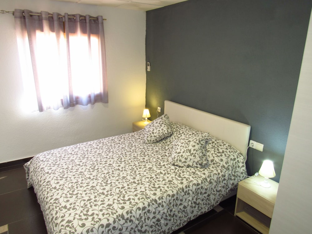 Habitación Triple, con vista al jardín